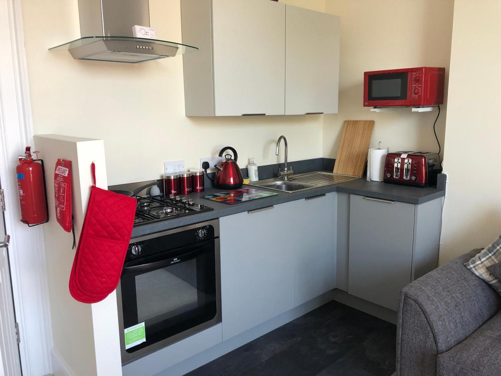 Wight On The Beach, Sleeps 4, Free Off Road Parking, Balcony With Sea Views Ryde  Bagian luar foto
